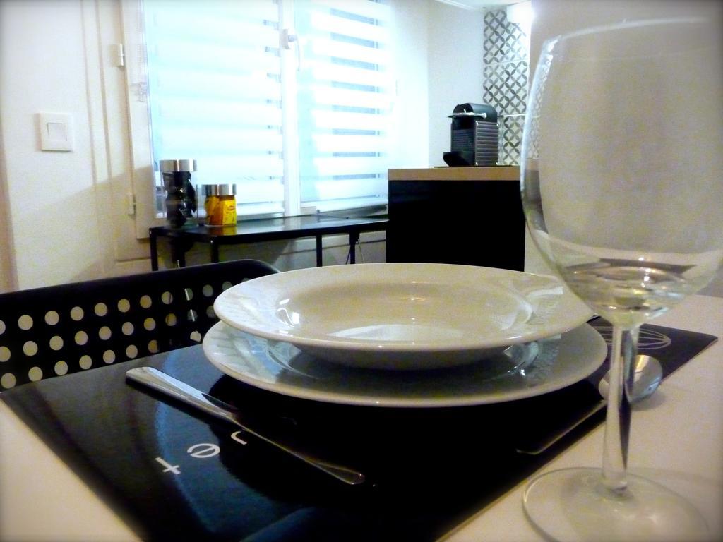 Apartmán Duplex De Charme Au Coeur De Montmartre Paříž Pokoj fotografie