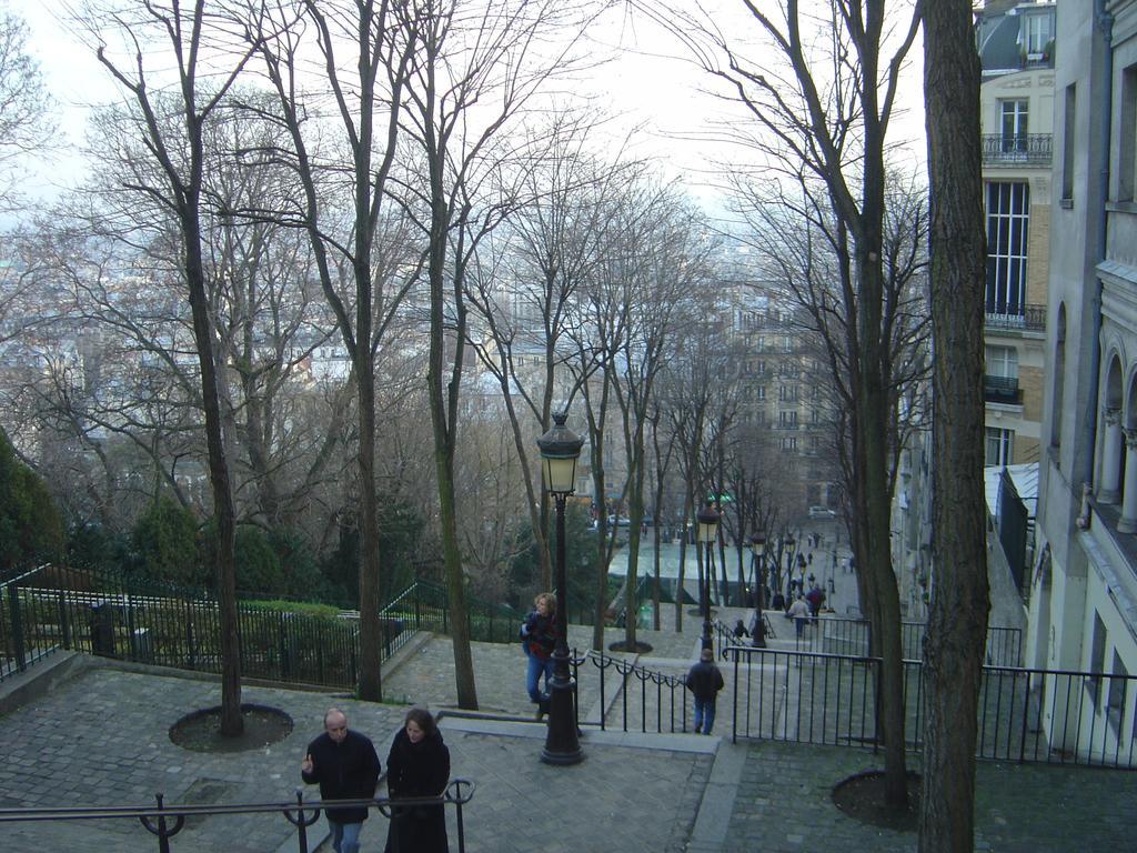 Apartmán Duplex De Charme Au Coeur De Montmartre Paříž Exteriér fotografie